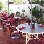 Du Stade 2*