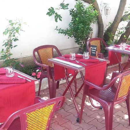 Du Stade Hotel 2*
