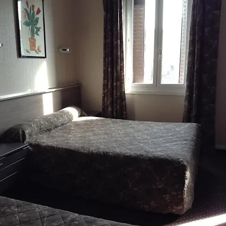 Du Stade Hotel 2*